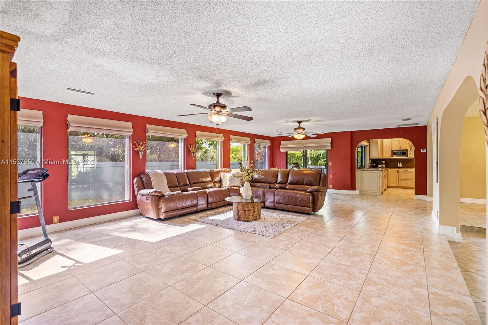 Picture of 7400 Sabal Dr, Miami Lakes FL 33014