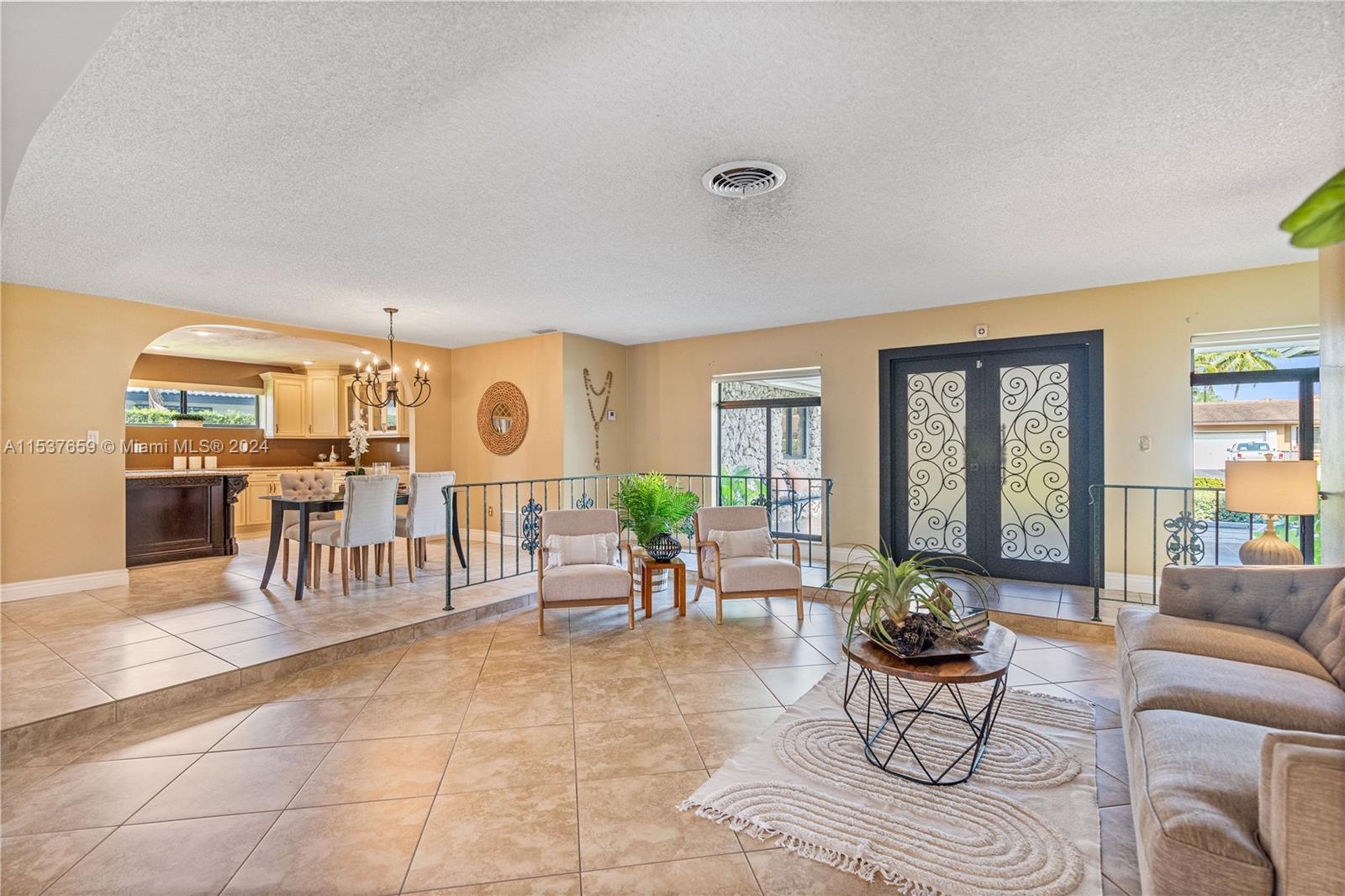 Picture of 7400 Sabal Dr, Miami Lakes FL 33014