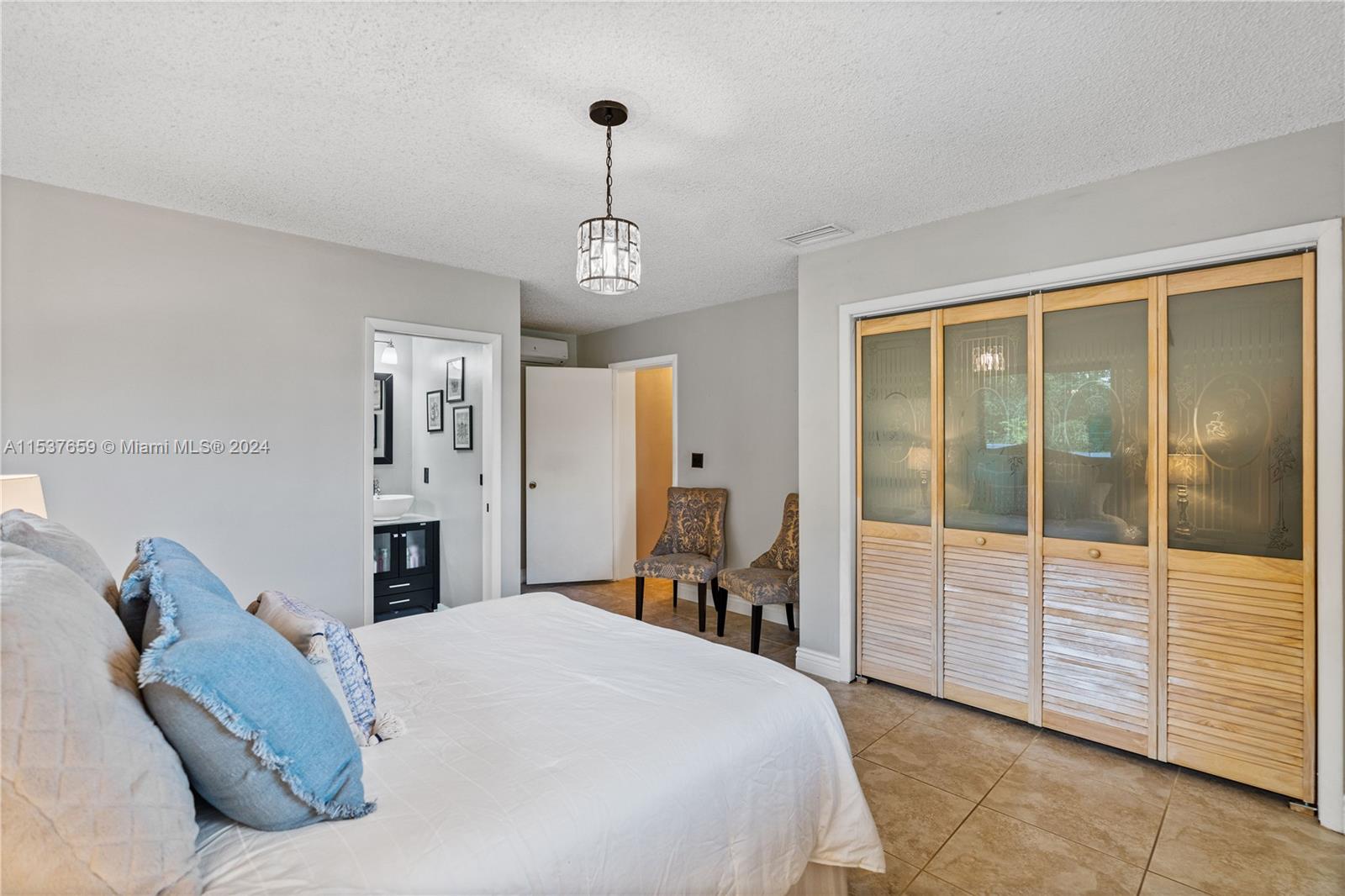 Picture of 7400 Sabal Dr, Miami Lakes FL 33014