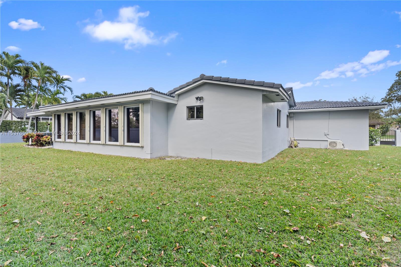 Picture of 7400 Sabal Dr, Miami Lakes FL 33014