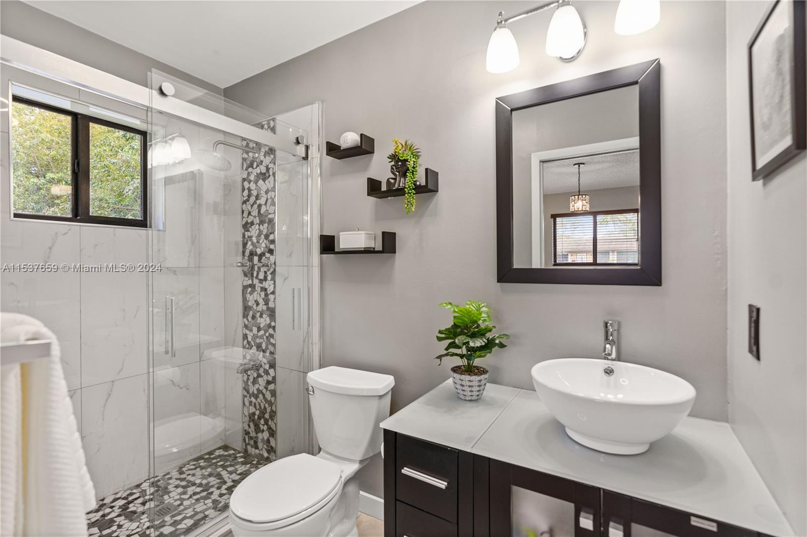 Picture of 7400 Sabal Dr, Miami Lakes FL 33014