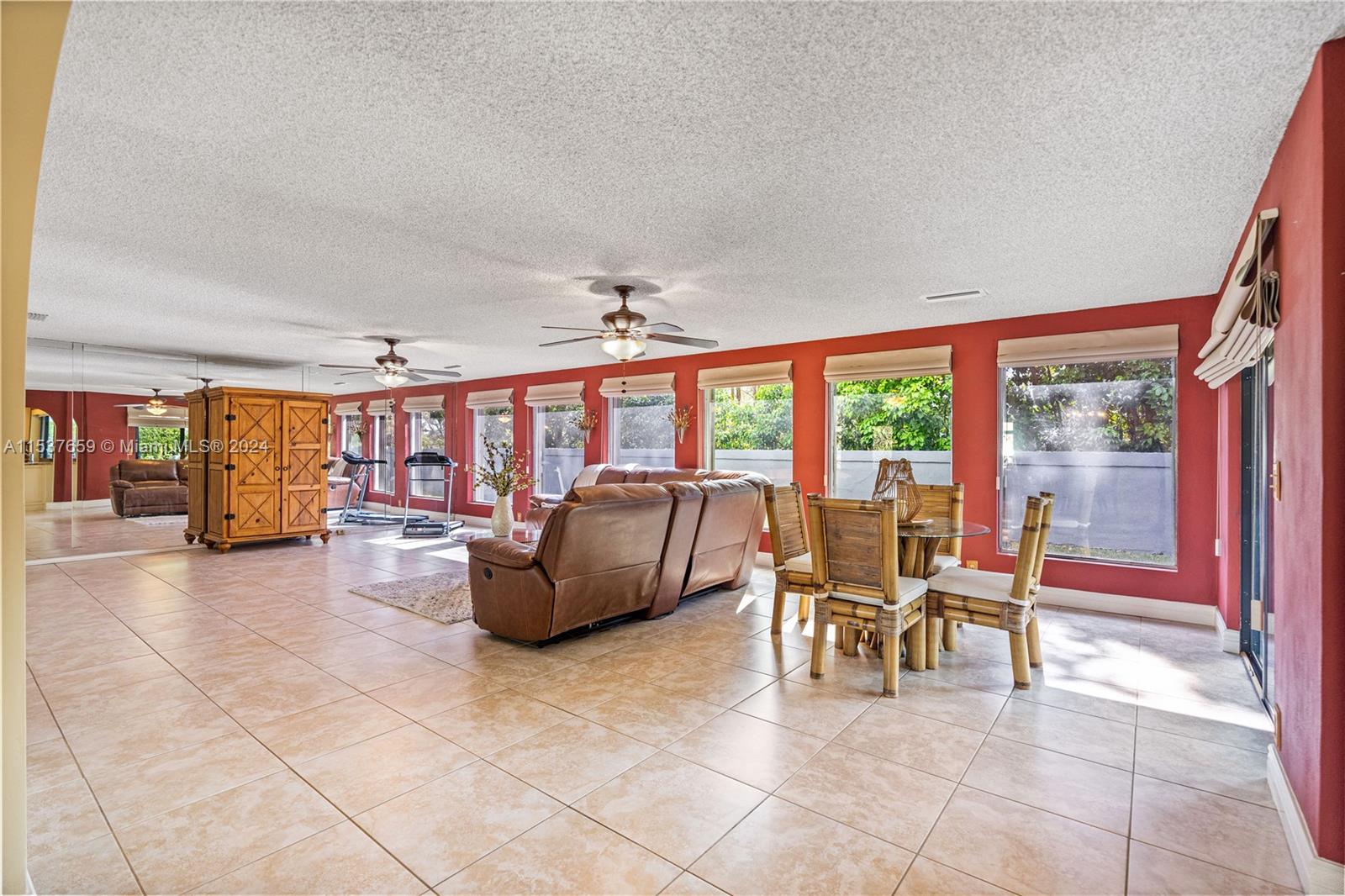 Picture of 7400 Sabal Dr, Miami Lakes FL 33014