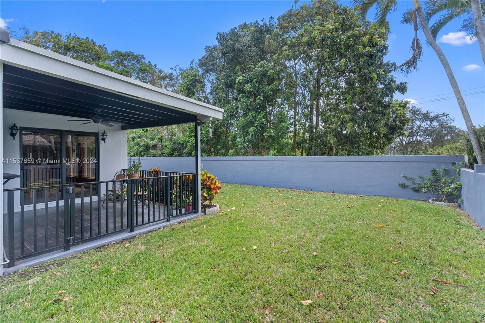 Picture of 7400 Sabal Dr, Miami Lakes FL 33014