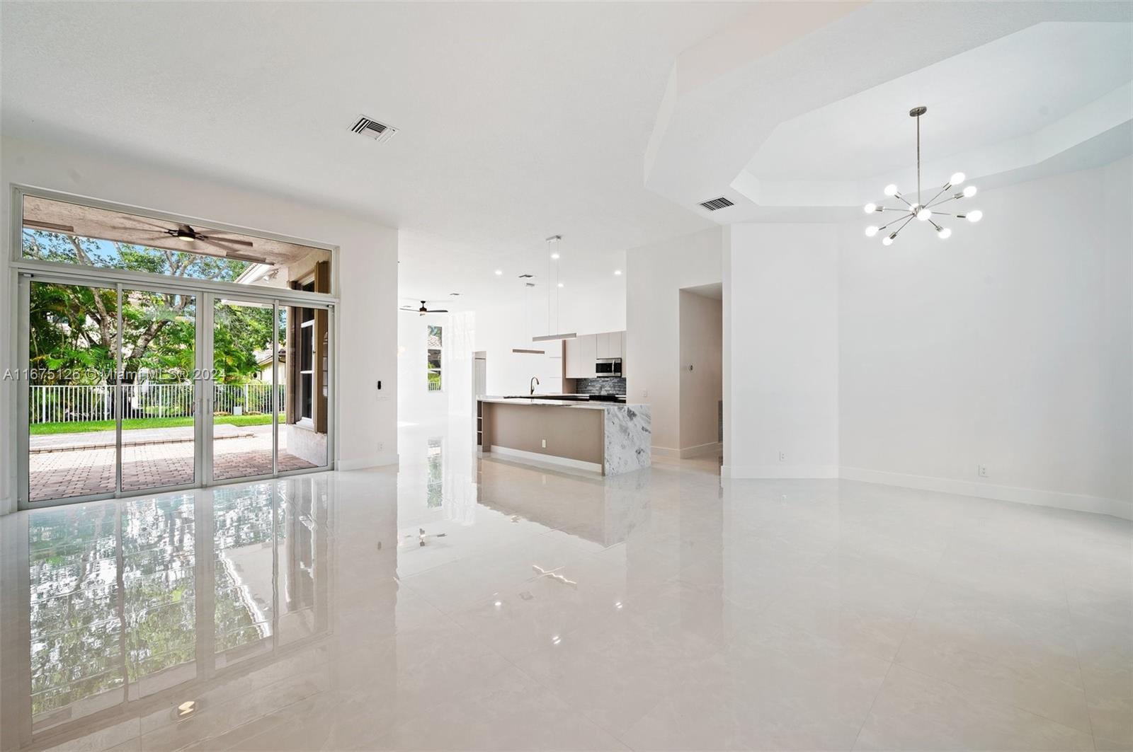 Picture of 1807 Victoria Pointe Cir, Weston FL 33327