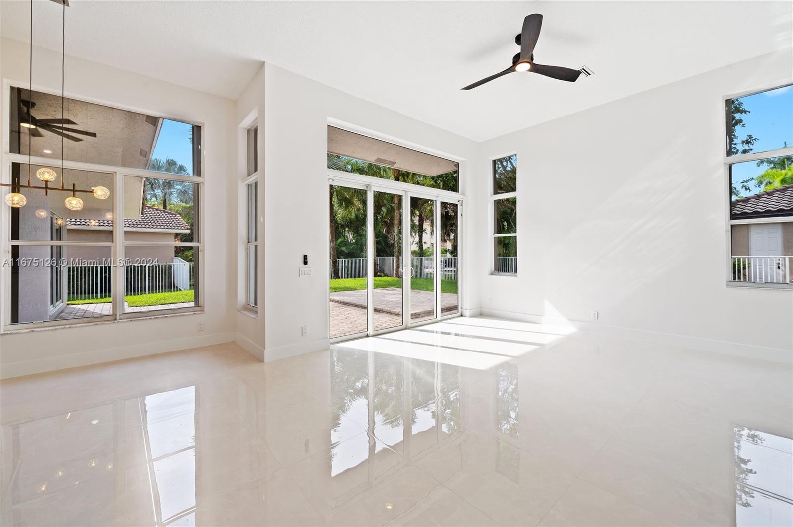 Picture of 1807 Victoria Pointe Cir, Weston FL 33327