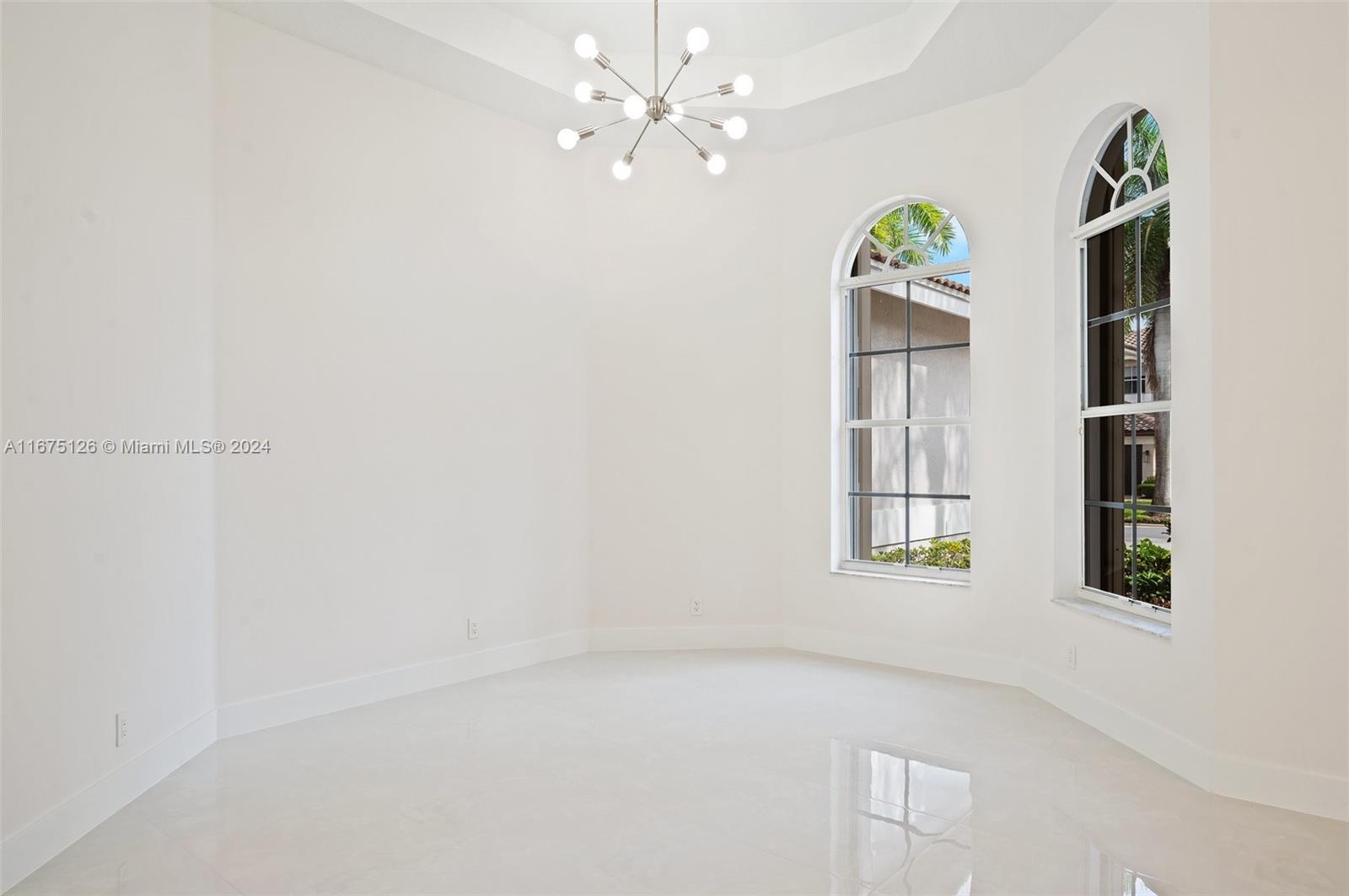 Picture of 1807 Victoria Pointe Cir, Weston FL 33327