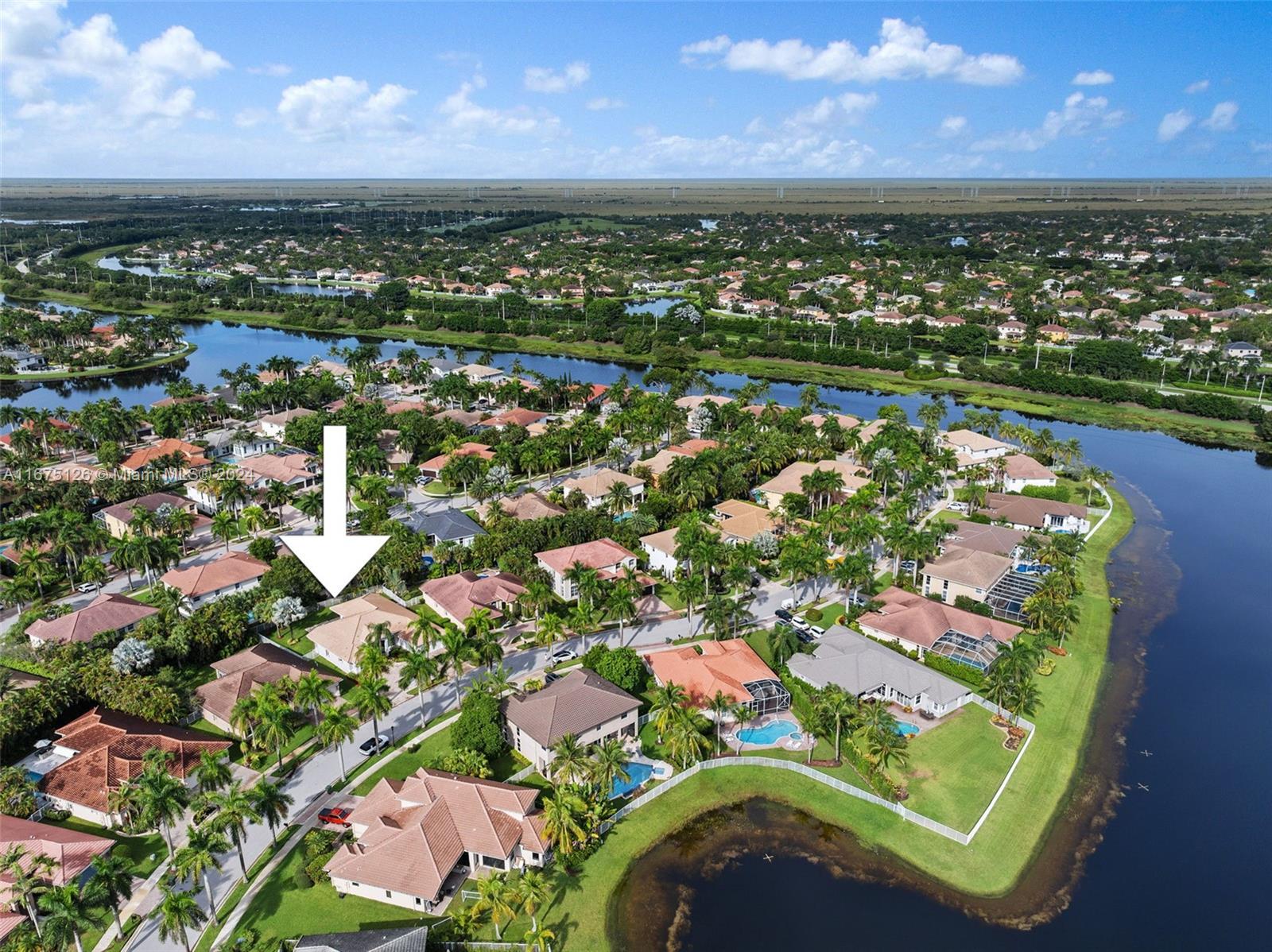 Picture of 1807 Victoria Pointe Cir, Weston FL 33327