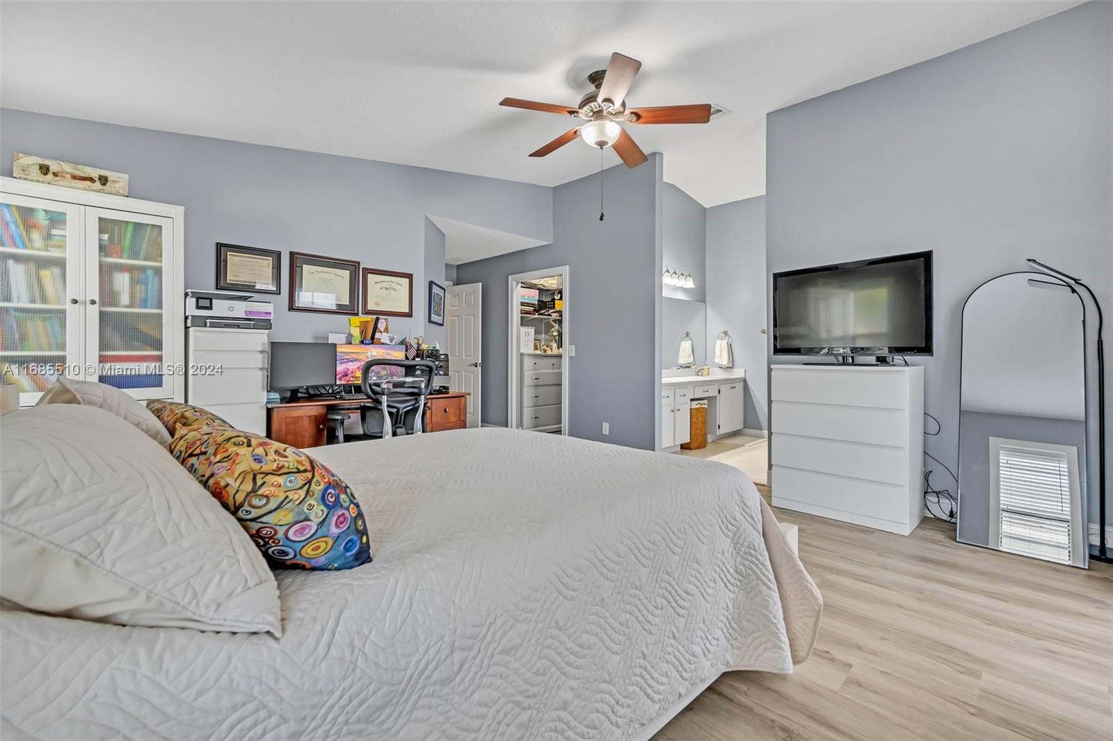 Picture of 10201 SW 16Th Pl, Davie FL 33324