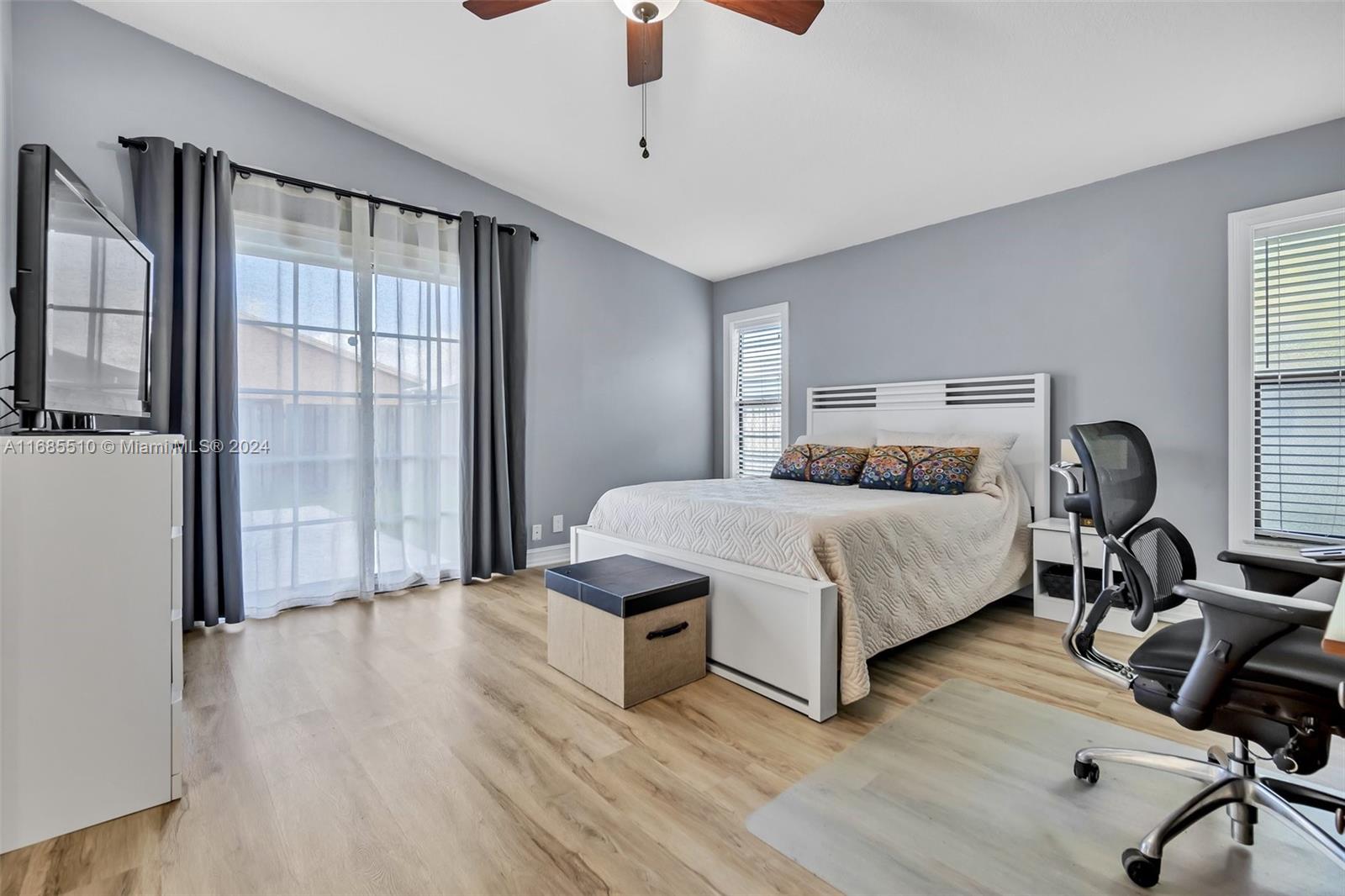 Picture of 10201 SW 16Th Pl, Davie FL 33324