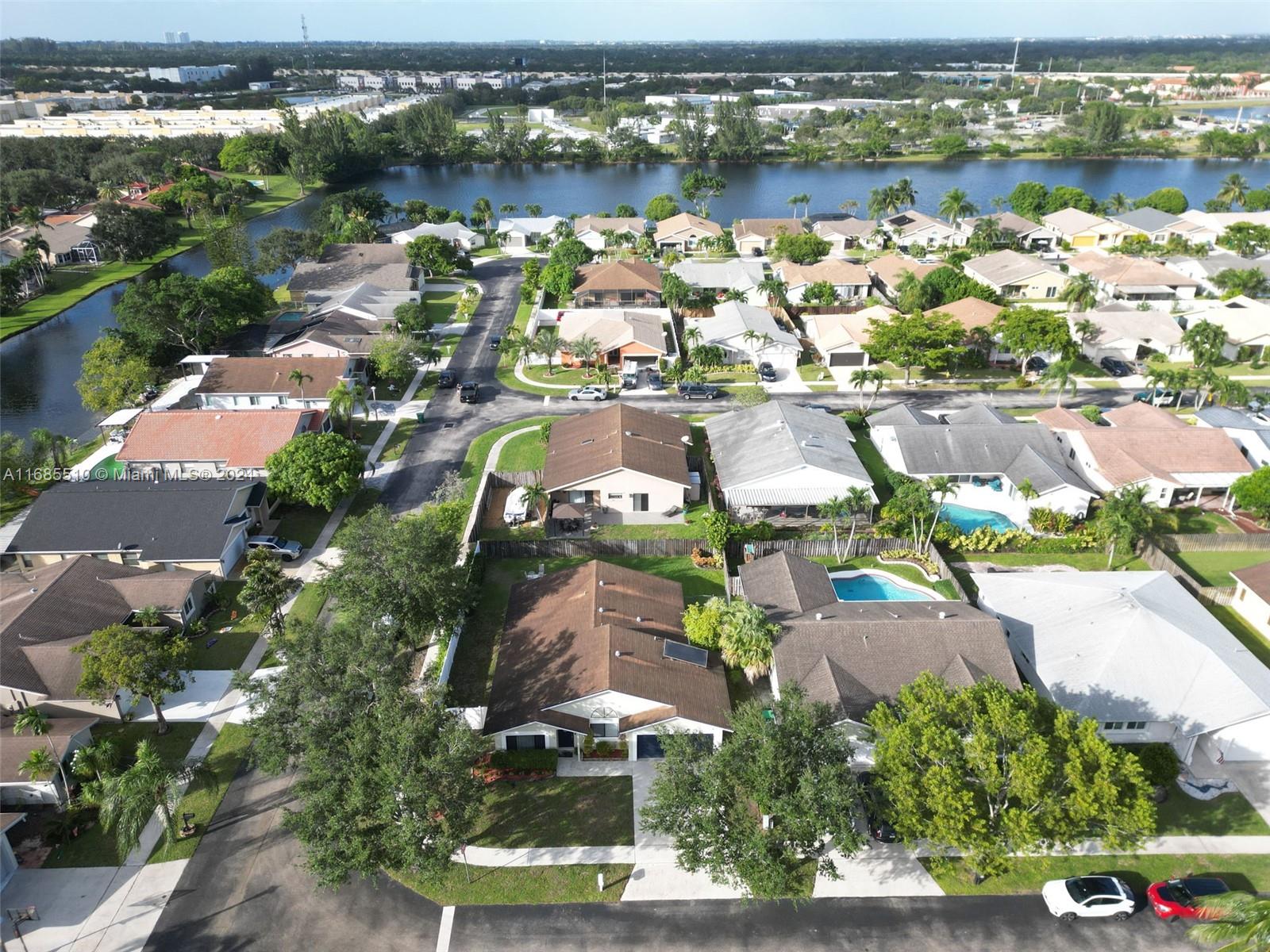 Picture of 10201 SW 16Th Pl, Davie FL 33324