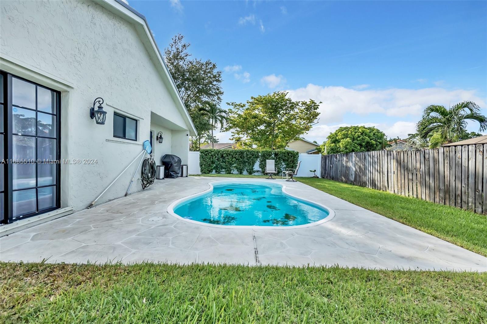 Picture of 10201 SW 16Th Pl, Davie FL 33324