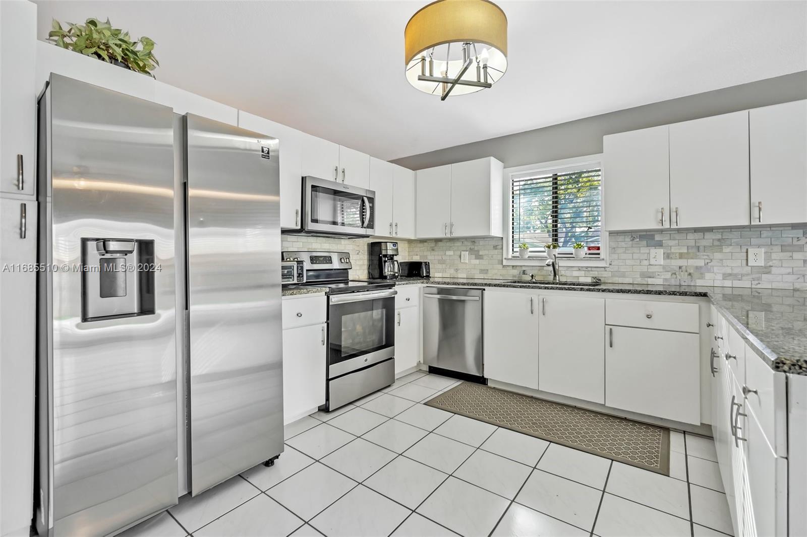 Picture of 10201 SW 16Th Pl, Davie FL 33324